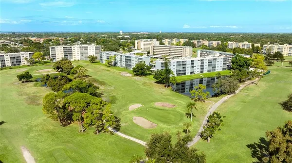 $1,300 | 3880 Ironwood Lane, Unit 505E, Bradenton, FL 34209