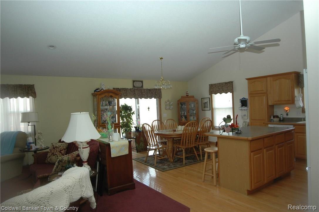 9093 Antcliff Road Howell, MI 48855 - Photo 7 of 30 DSC_0006.JPG