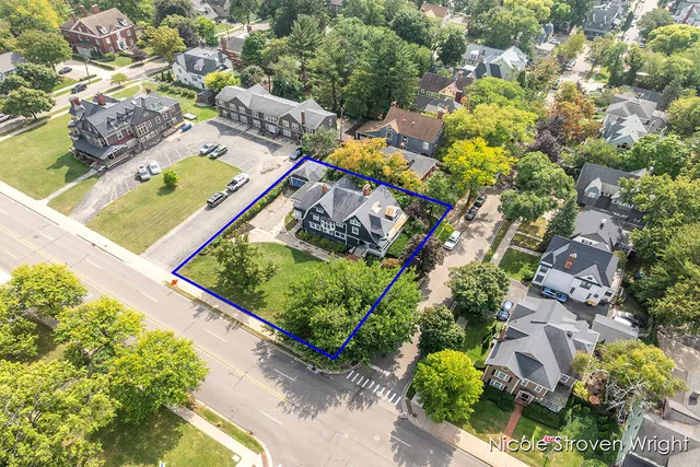 $897,500 | 400 Fulton Street East, Grand Rapids, MI 49503