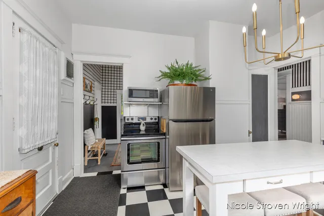 $897,500 | 400 Fulton Street East, Grand Rapids, MI 49503