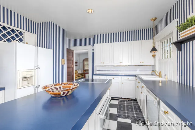 $897,500 | 400 Fulton Street East, Grand Rapids, MI 49503