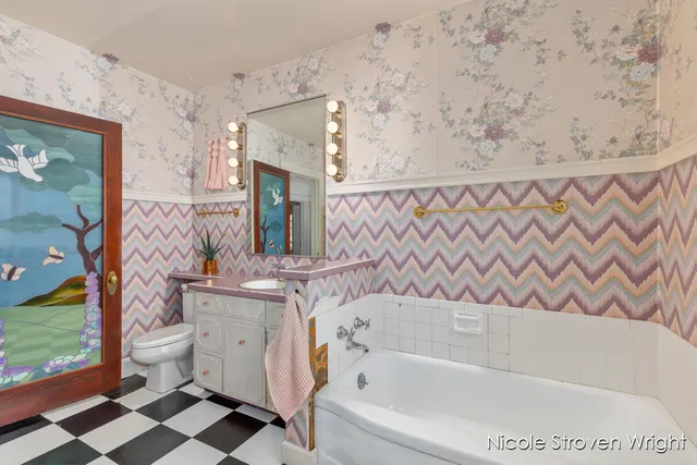 $897,500 | 400 Fulton Street East, Grand Rapids, MI 49503