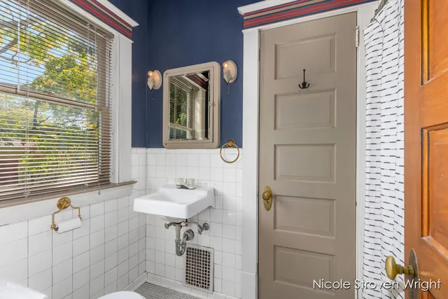 $897,500 | 400 Fulton Street East, Grand Rapids, MI 49503