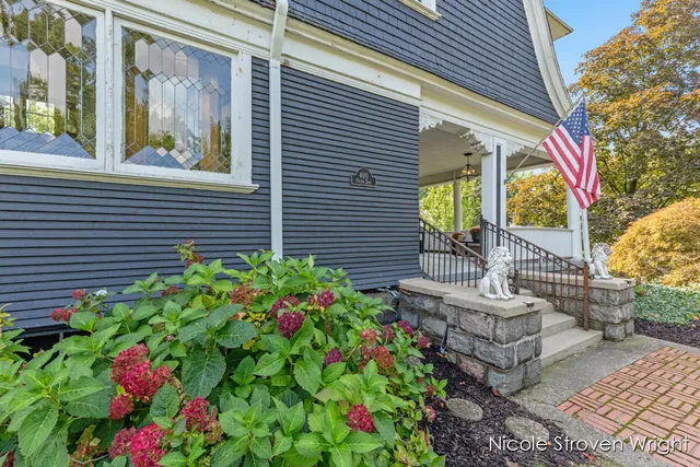 $897,500 | 400 Fulton Street East, Grand Rapids, MI 49503