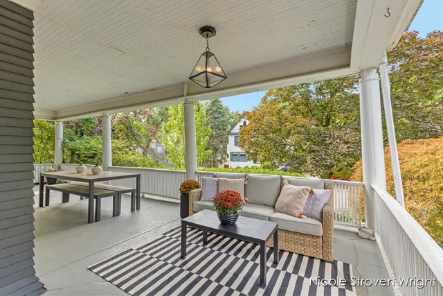 $897,500 | 400 Fulton Street East, Grand Rapids, MI 49503