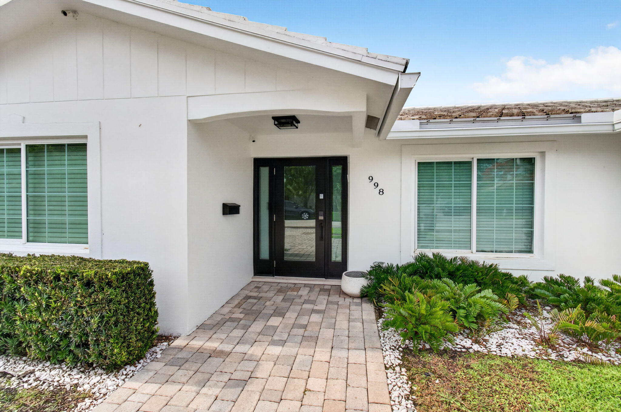 998 Southwest 7th Street Boca Raton, FL 33486 - Photo 5 of 82 5-web-or-mls-DSC_8710
