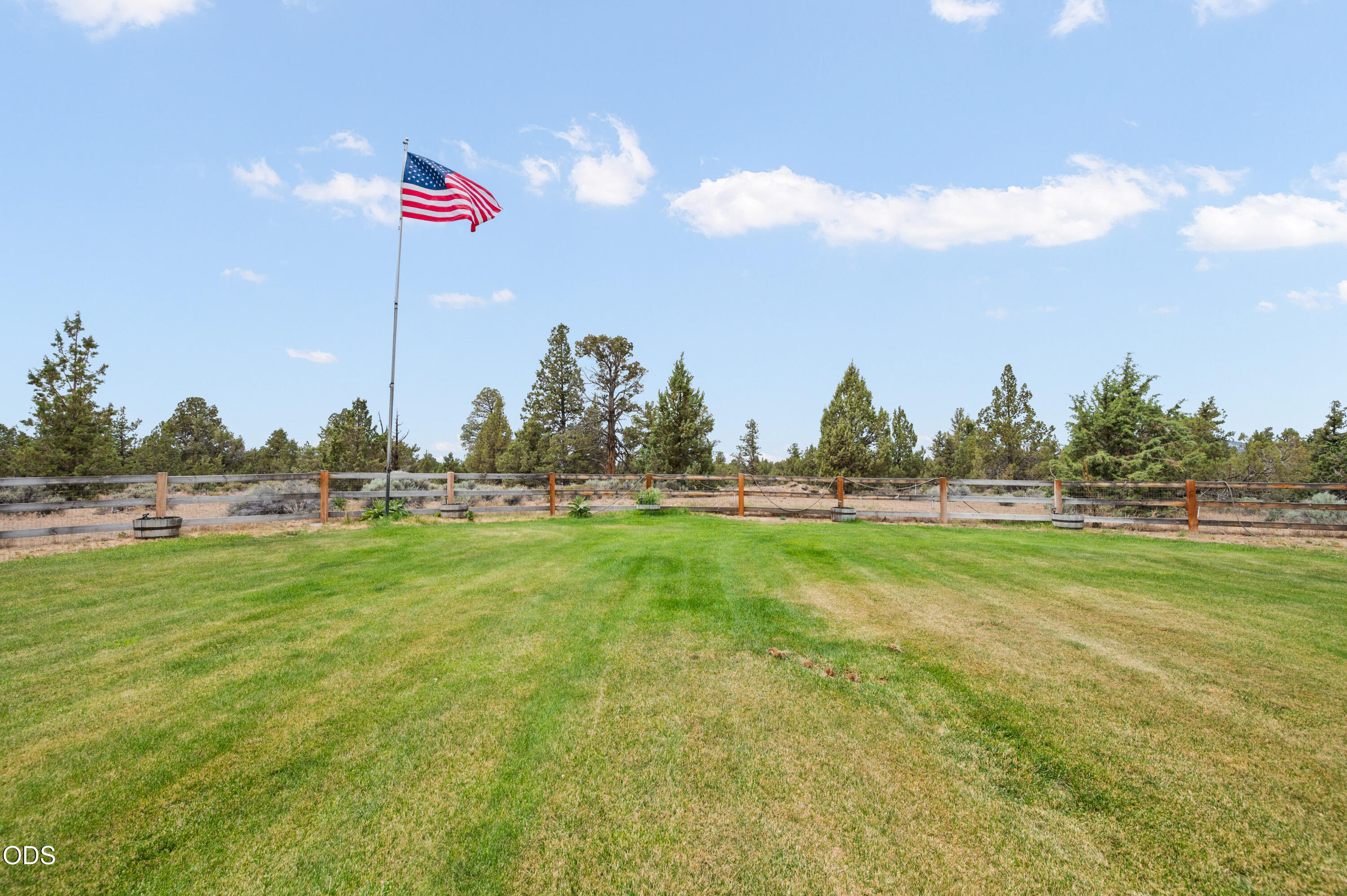 23720 Southwest Starshine Lane Bend, OR 97701 - Photo 46 of 65