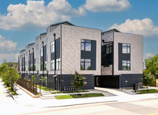 $499,000 | 430 East 8th Street, Unit 201, Dallas, TX 75203