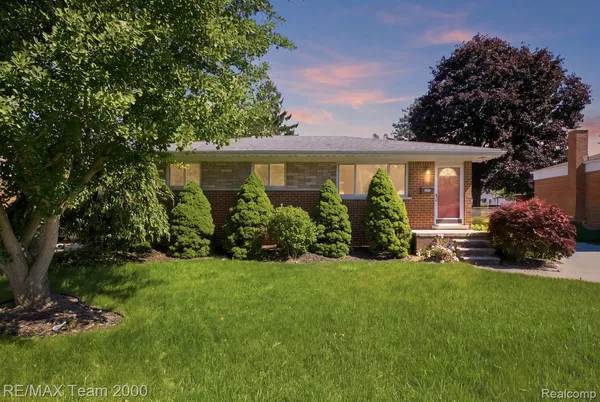 $2,000 | 31906 Cambridge Street, Garden City, MI 48135