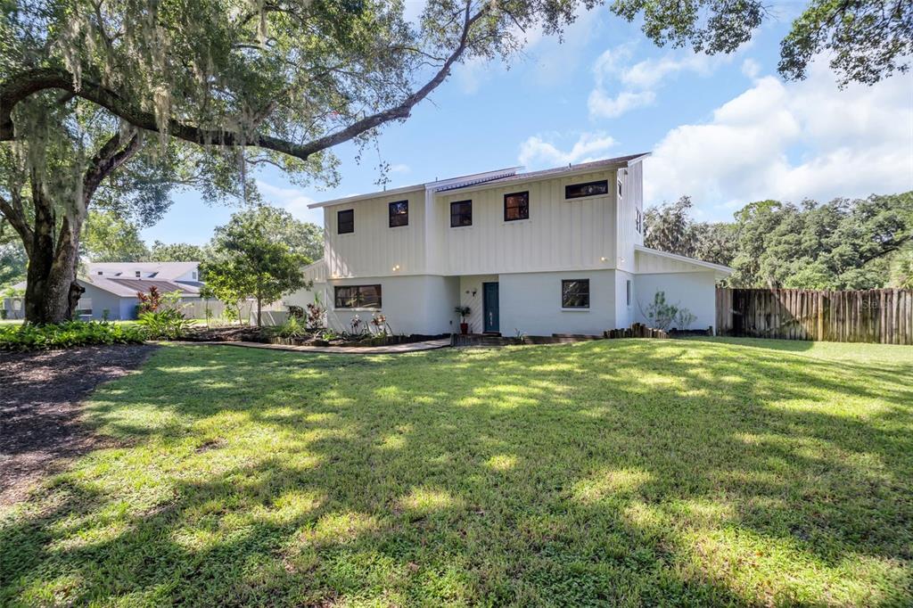 810 Warren Road Lutz, FL 33548 - Photo 1 of 68 Gallery Image 1