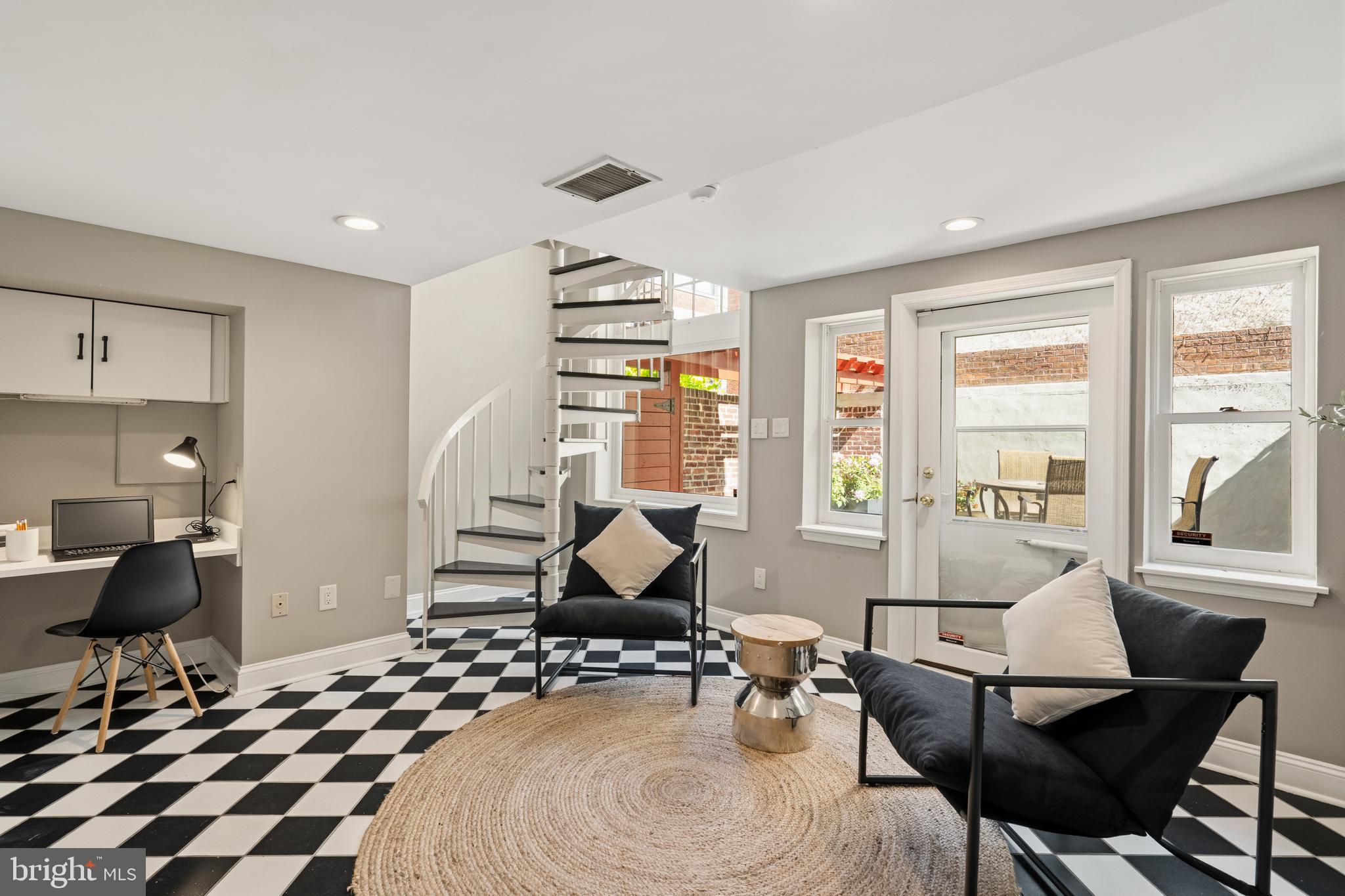 2329 Locust Street Philadelphia, PA 19103 - Photo 4 of 33