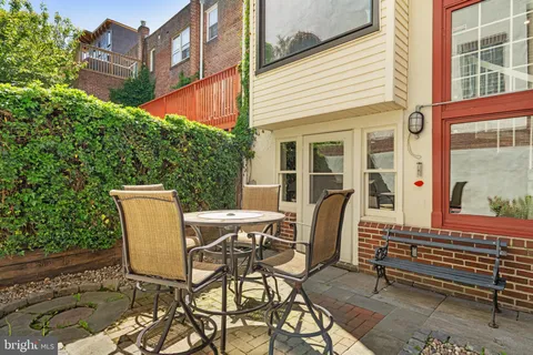 $1,250,000 | 2329 Locust Street, Philadelphia, PA 19103