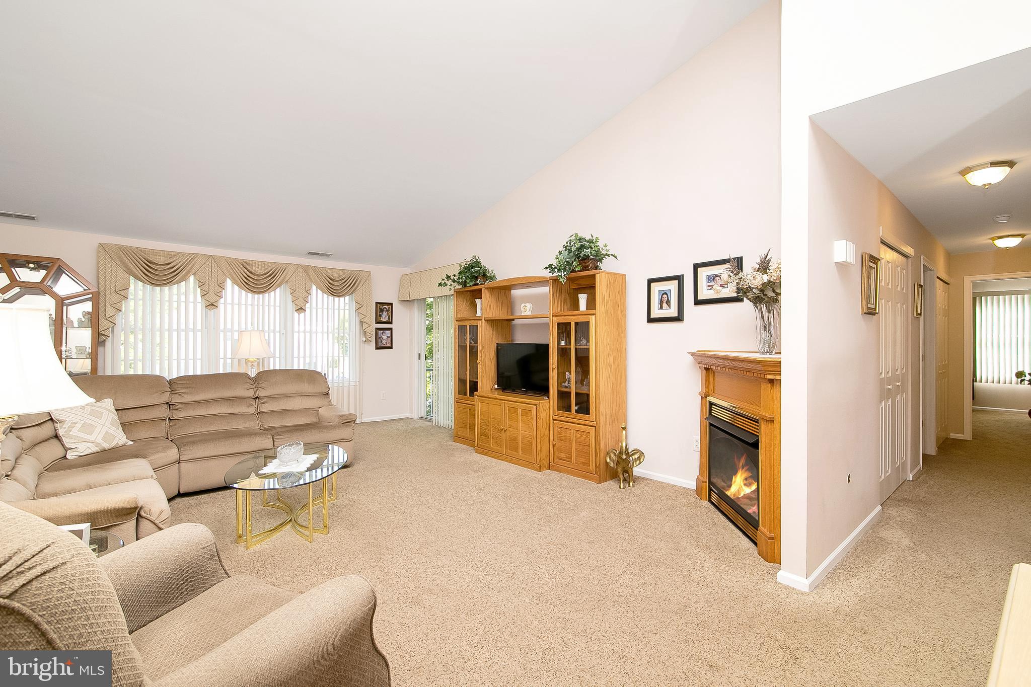 10 Pristine Place Sewell, NJ 08080 - Photo 3 of 32 Spacious Living Room