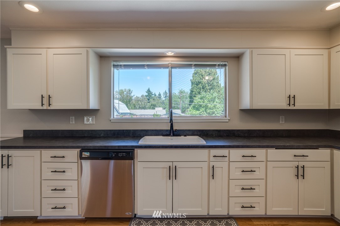 1412 First Street Wenatchee, WA 98801 - Photo 4 of 17 Gallery Image 4
