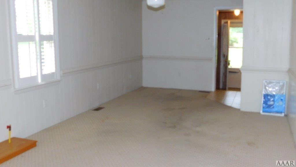 429 Mexico Road Edenton, NC 27932 - Photo 9 of 26 Looking from front of den to the back door