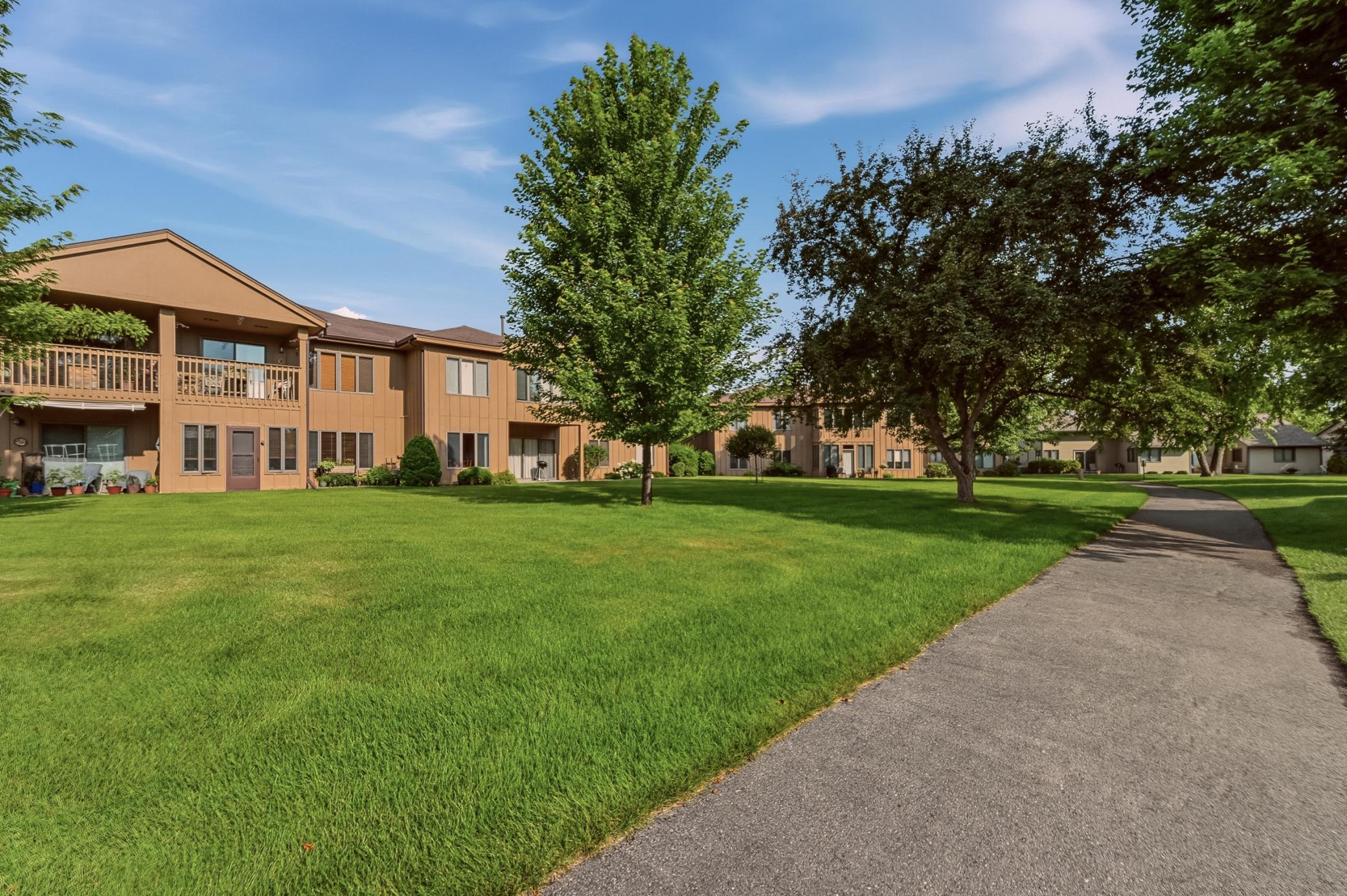 1808 Lakeview Court Southwest, Unit 101 Rochester, MN 55902 - Photo 4 of 24