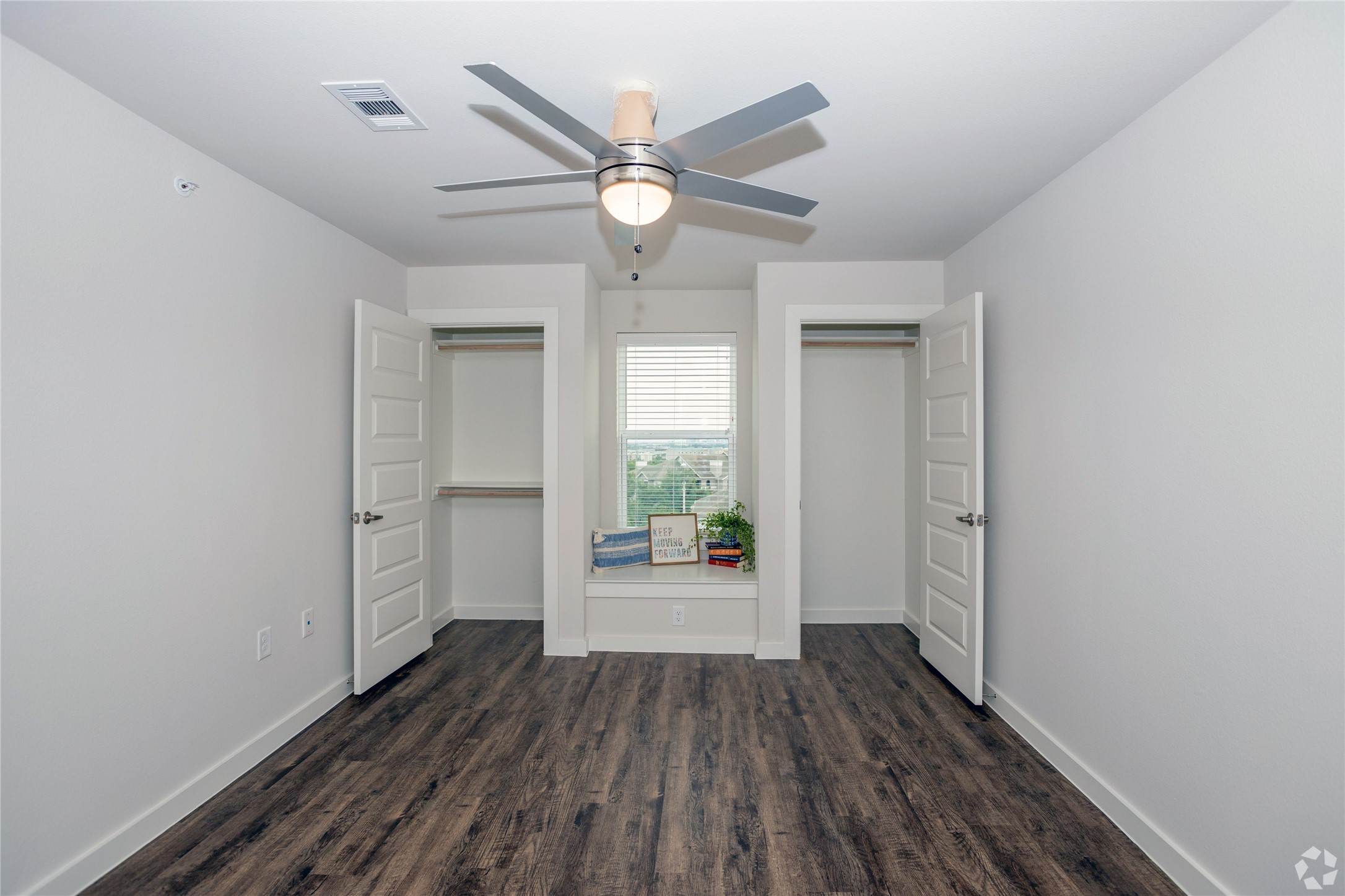 10010 North Capital Of Texas Highway, Unit 116 Austin, TX 78759 - Photo 13 of 20 a view of an empty room and window