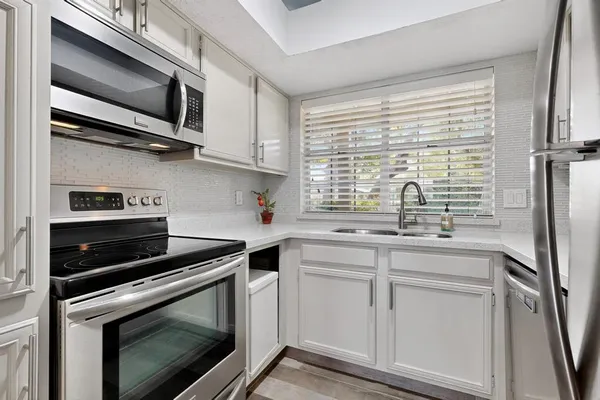 $239,000 | 2535 Wedglea Drive, Unit 114, Dallas, TX 75211