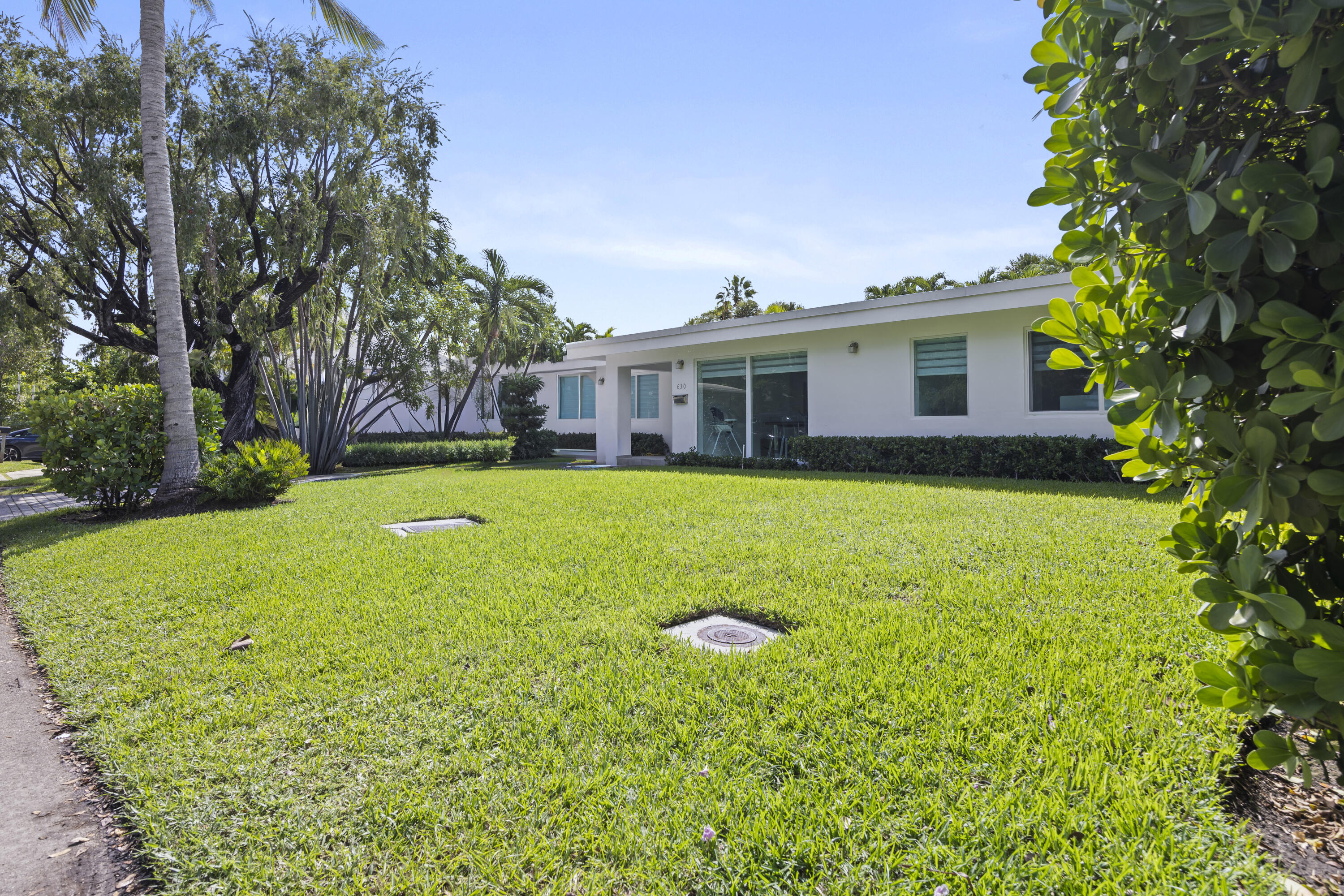 630 Allendale Road Key Biscayne, FL 33149 - Photo 4 of 41 0038