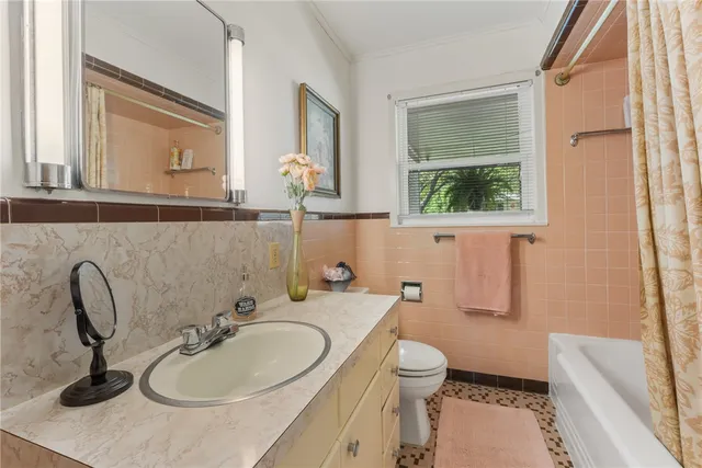 $350,000 | 2107 Elmwood Drive, Bryan, TX 77802