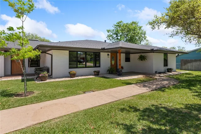 $350,000 | 2107 Elmwood Drive, Bryan, TX 77802