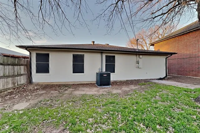 $1,950 | 1105 Stone Creek Drive, Mansfield, TX 76063