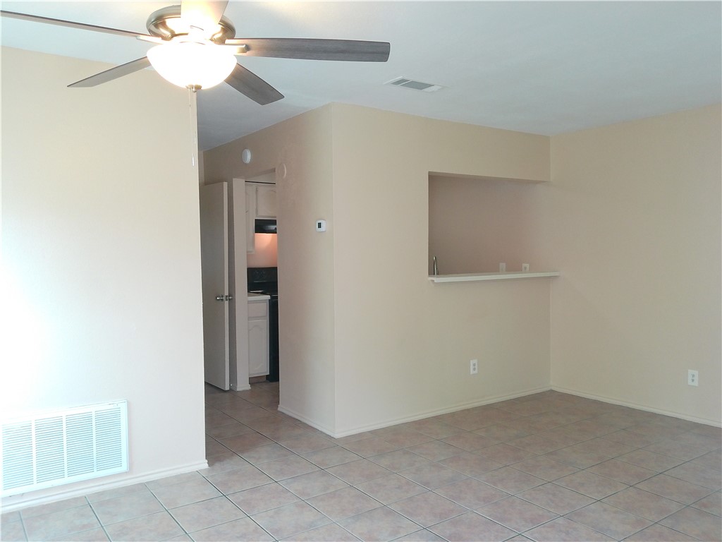 6702 Everhart Road, Unit 106C Corpus Christi, TX 78413 - Photo 4 of 15