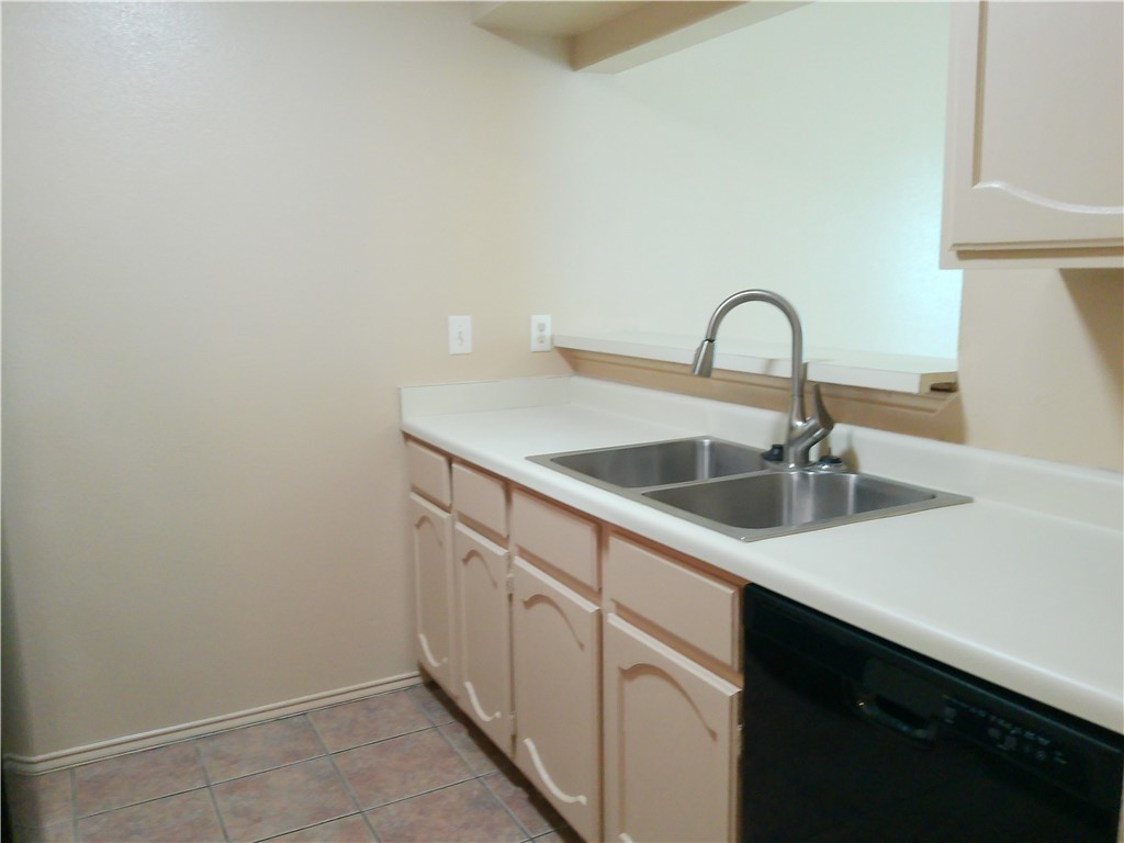 6702 Everhart Road, Unit 106C Corpus Christi, TX 78413 - Photo 6 of 15