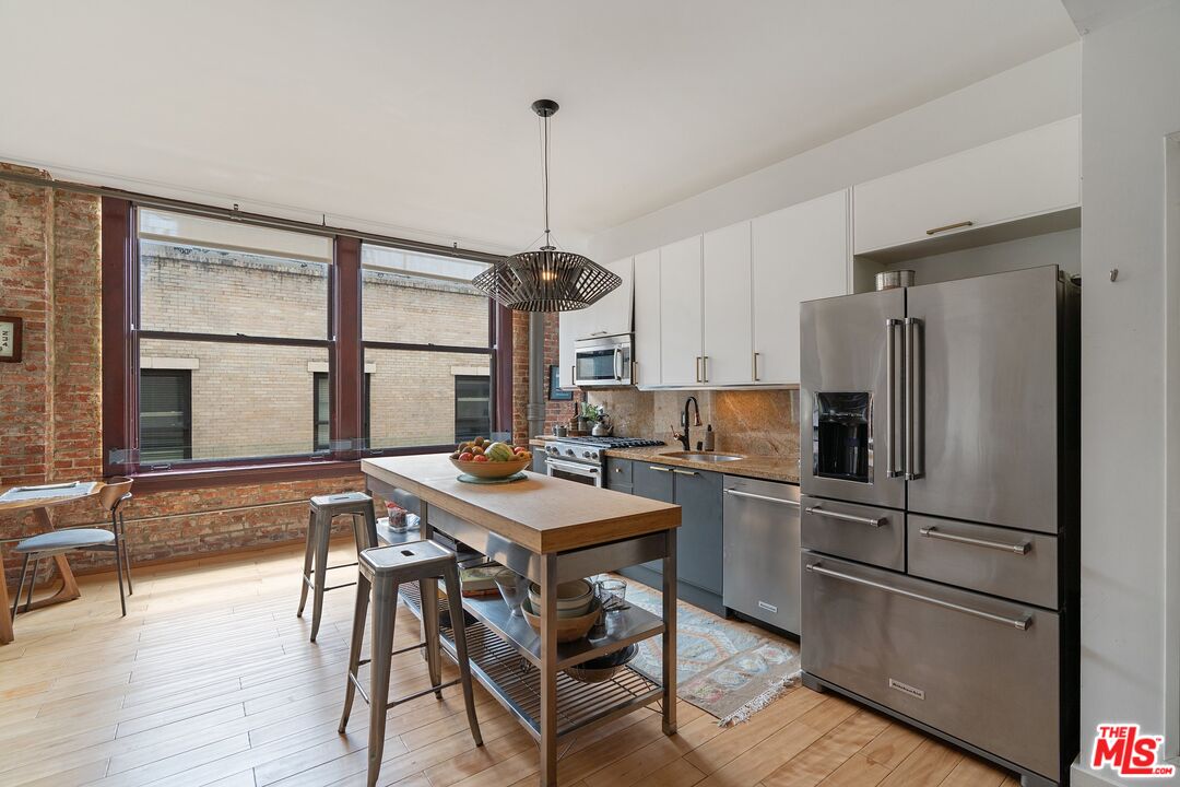 460 South Spring Street, Unit 1210 Los Angeles, CA 90013 - Photo 2 of 22