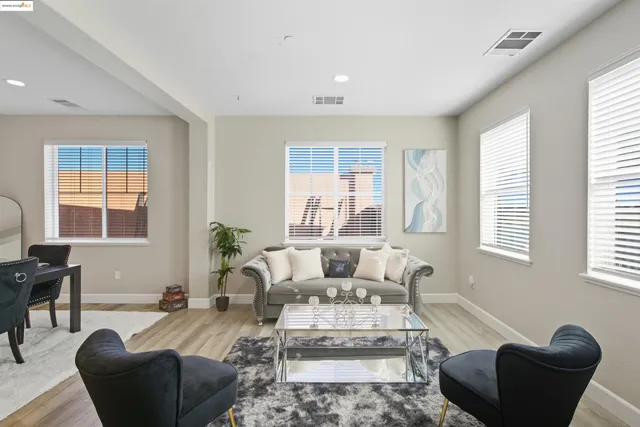 $735,000 | 536 Aster Street, Vacaville, CA 95688