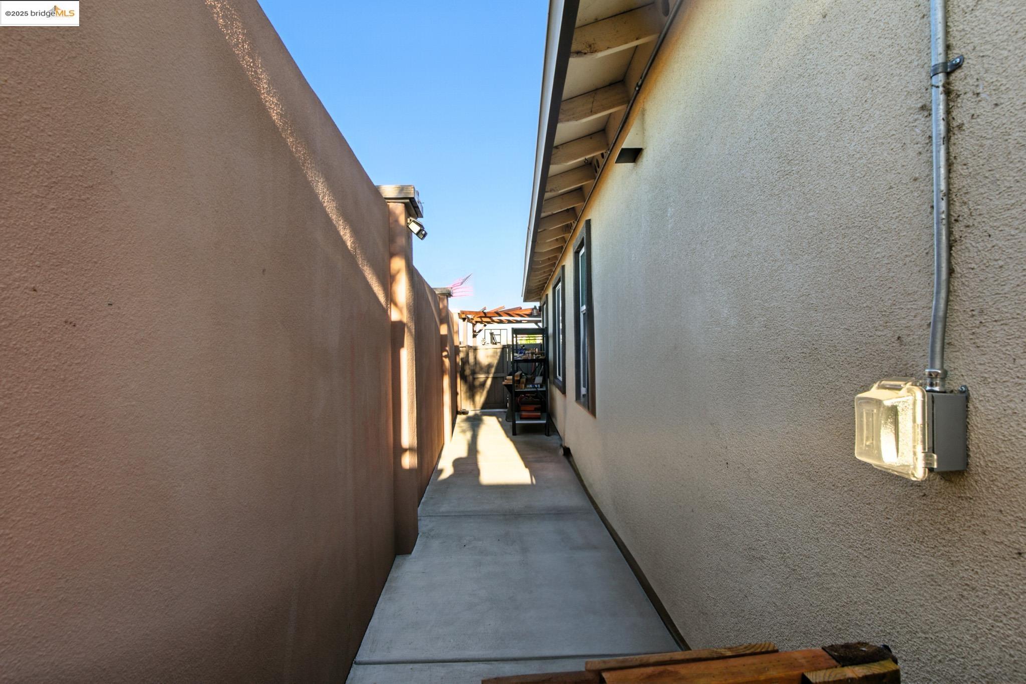 536 Aster Street Vacaville, CA 95688 - Photo 48 of 53 View of side of property with stucco siding