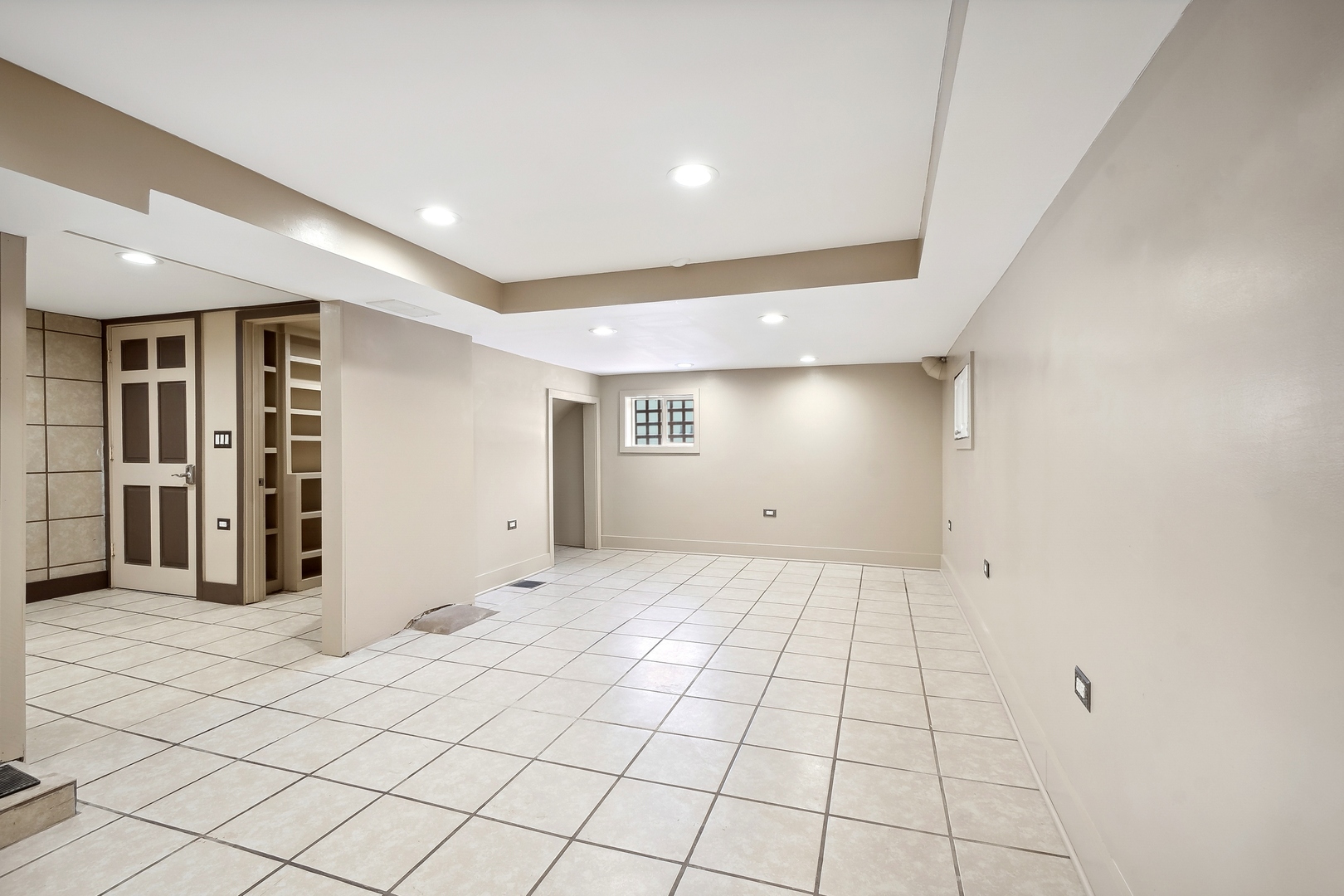 207 North Happ Road Northfield, IL 60093 - Photo 22 of 28 a view of an empty room