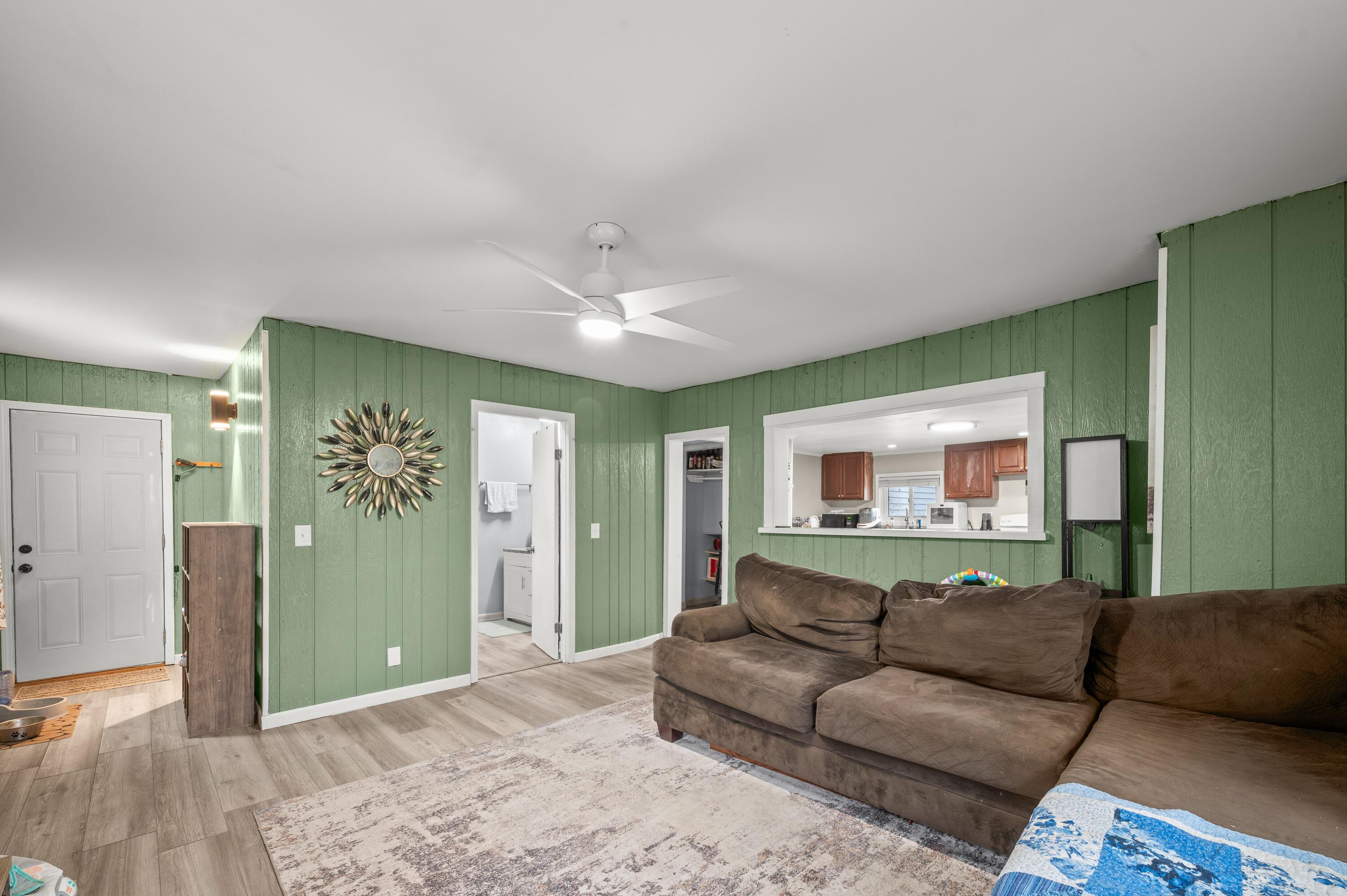 460 Green Street Constantine, MI 49042 - Photo 18 of 42 Living Room