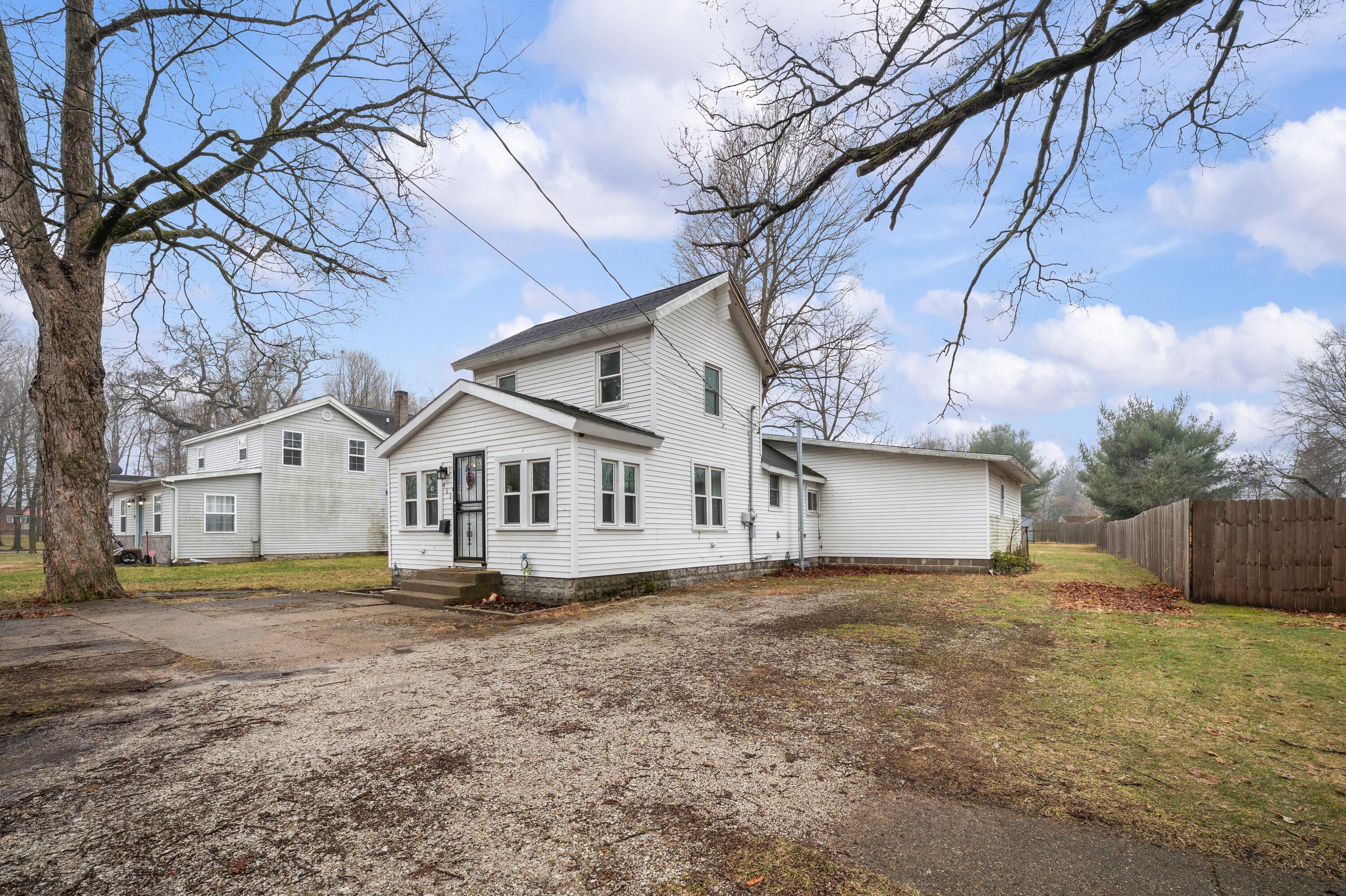 460 Green Street Constantine, MI 49042 - Photo 2 of 42 side of house