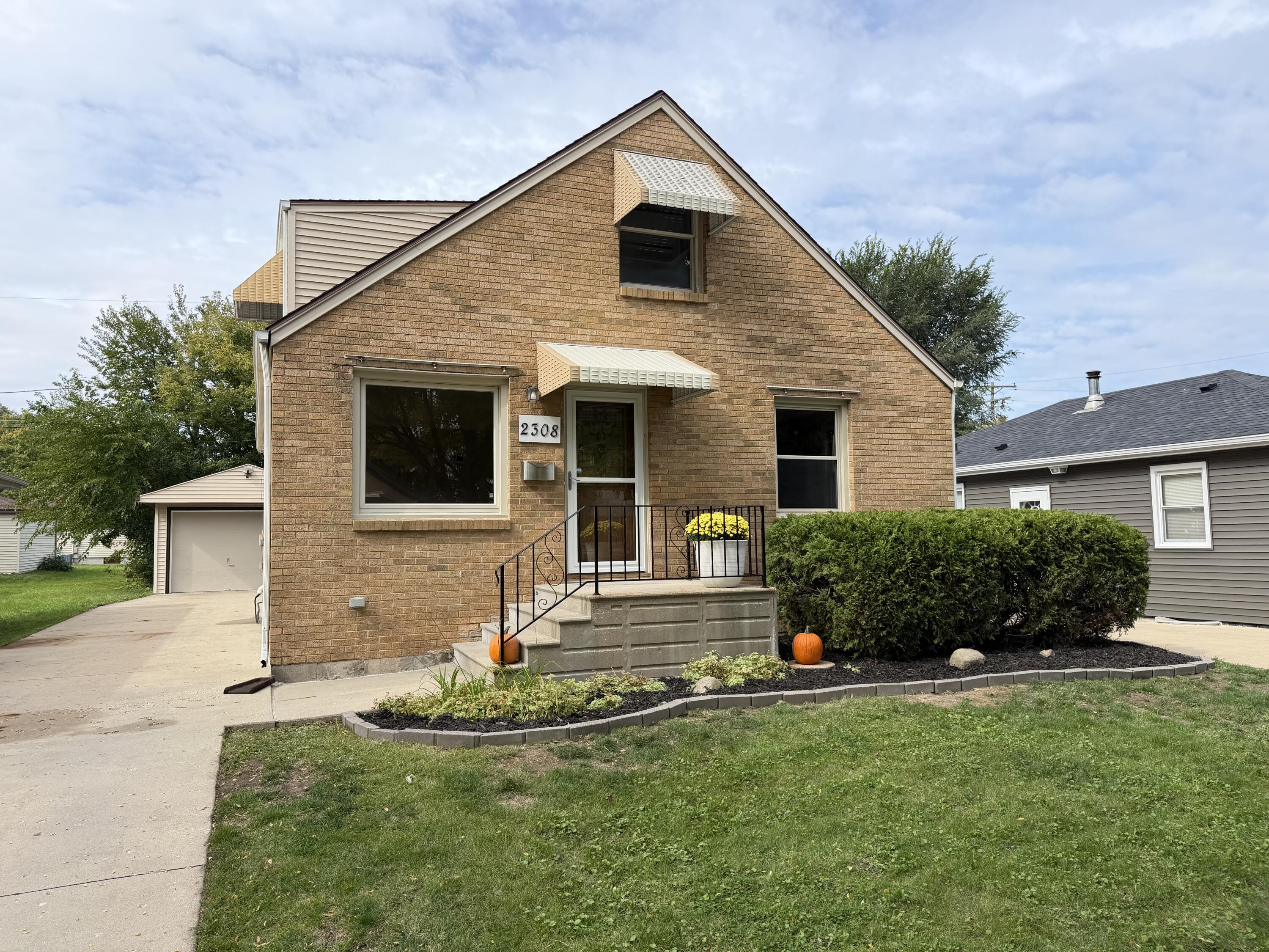 2308 West Lawn Avenue Racine, WI 53405 - Photo 1 of 21 Exterior