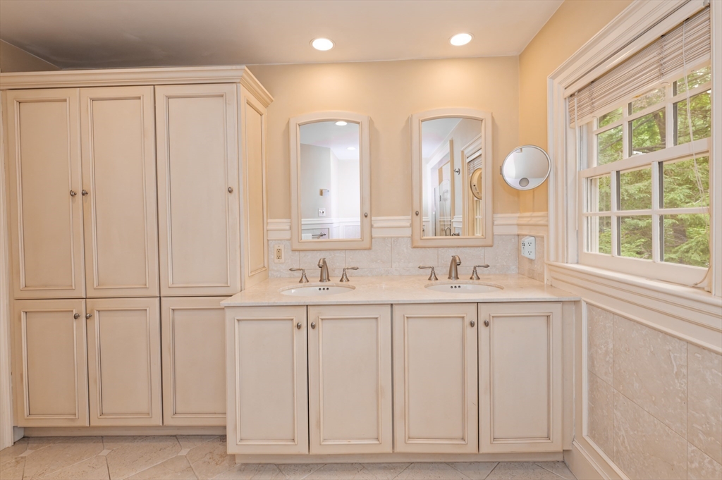 133 Arnold Road Newton, MA 02459 - Photo 30 of 42