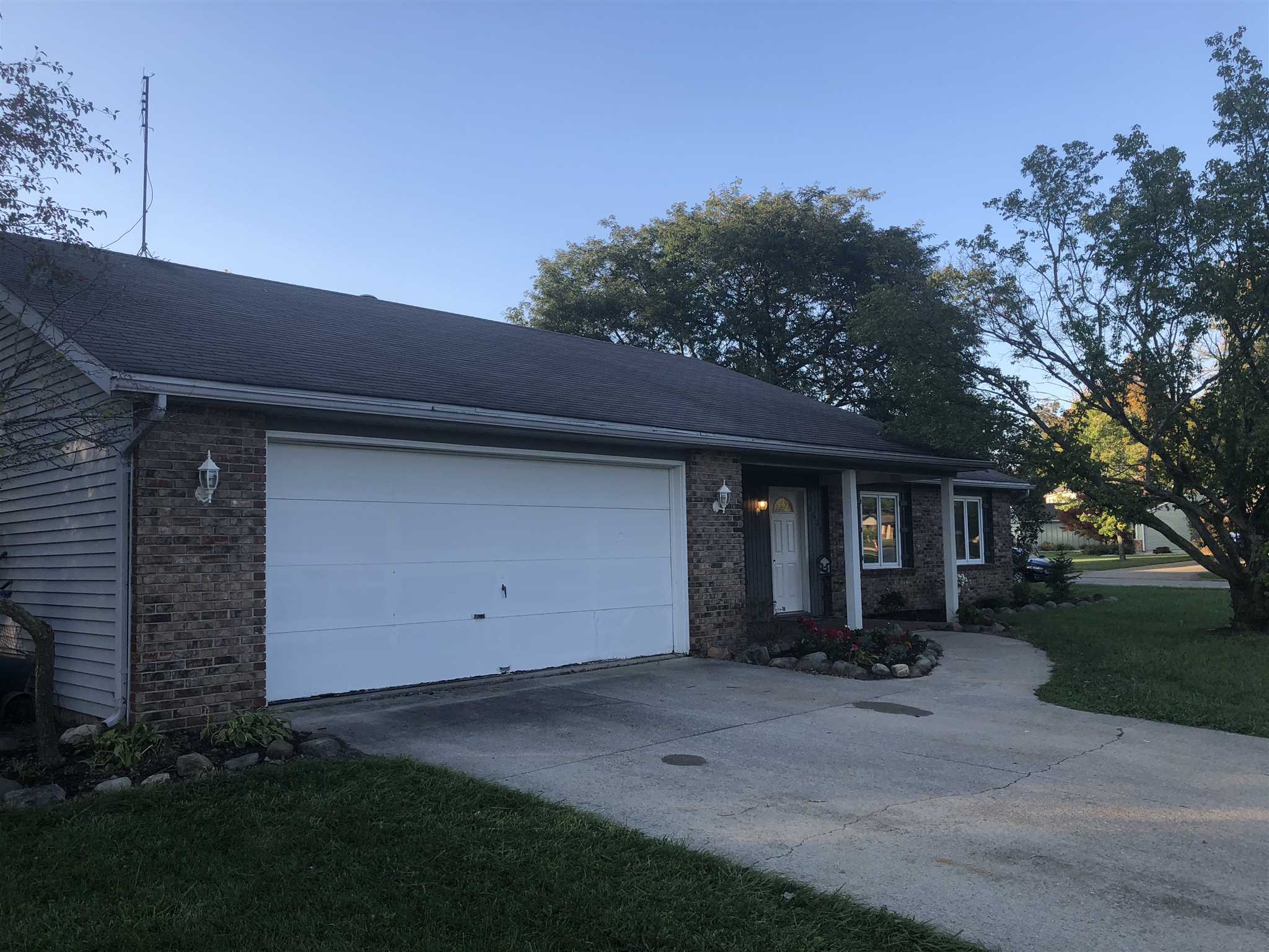 5617 Oak Fall Road Fort Wayne, IN 46845 - Photo 3 of 26