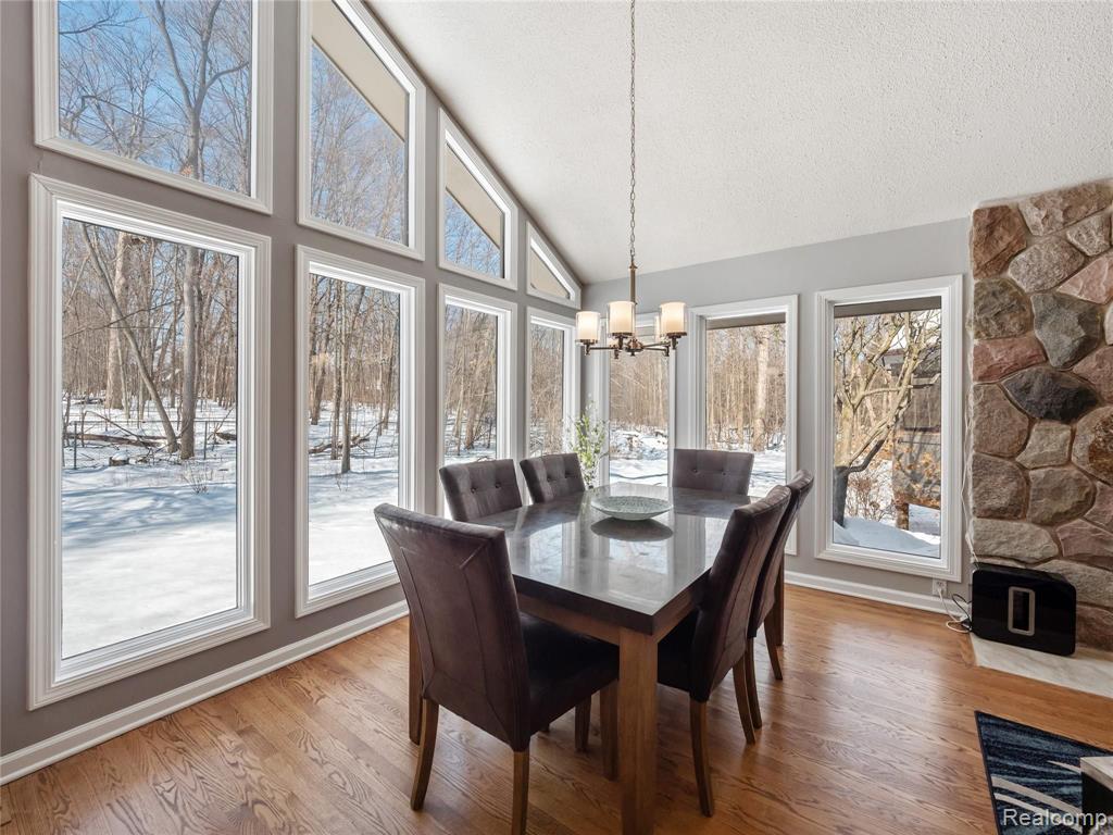 21311 Metroview Road Farmington Hills, MI 48335 - Photo 16 of 78