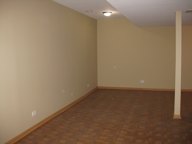 135 Treehouse Road Matteson, IL 60443 - Photo 15 of 21 a view of an empty room