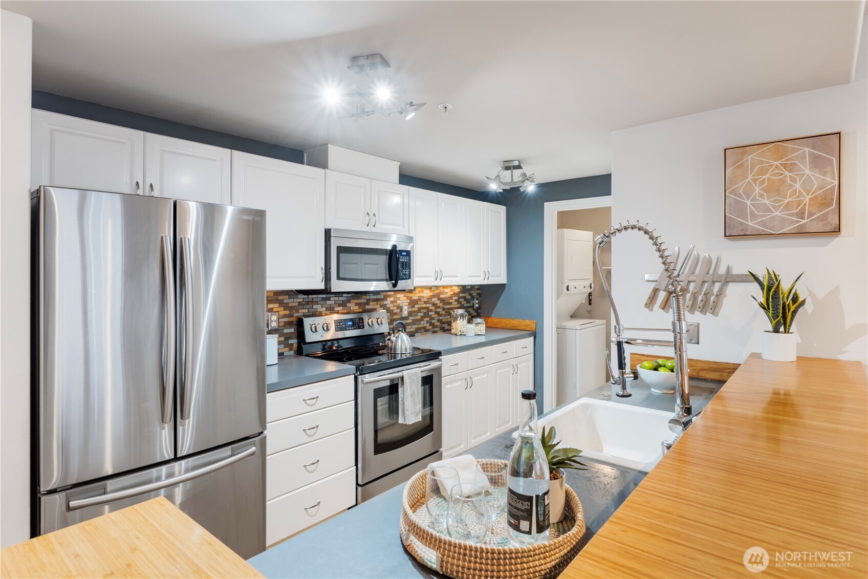 3221 Southwest Avalon Way, Unit 413 Seattle, WA 98126 - Photo 2 of 31