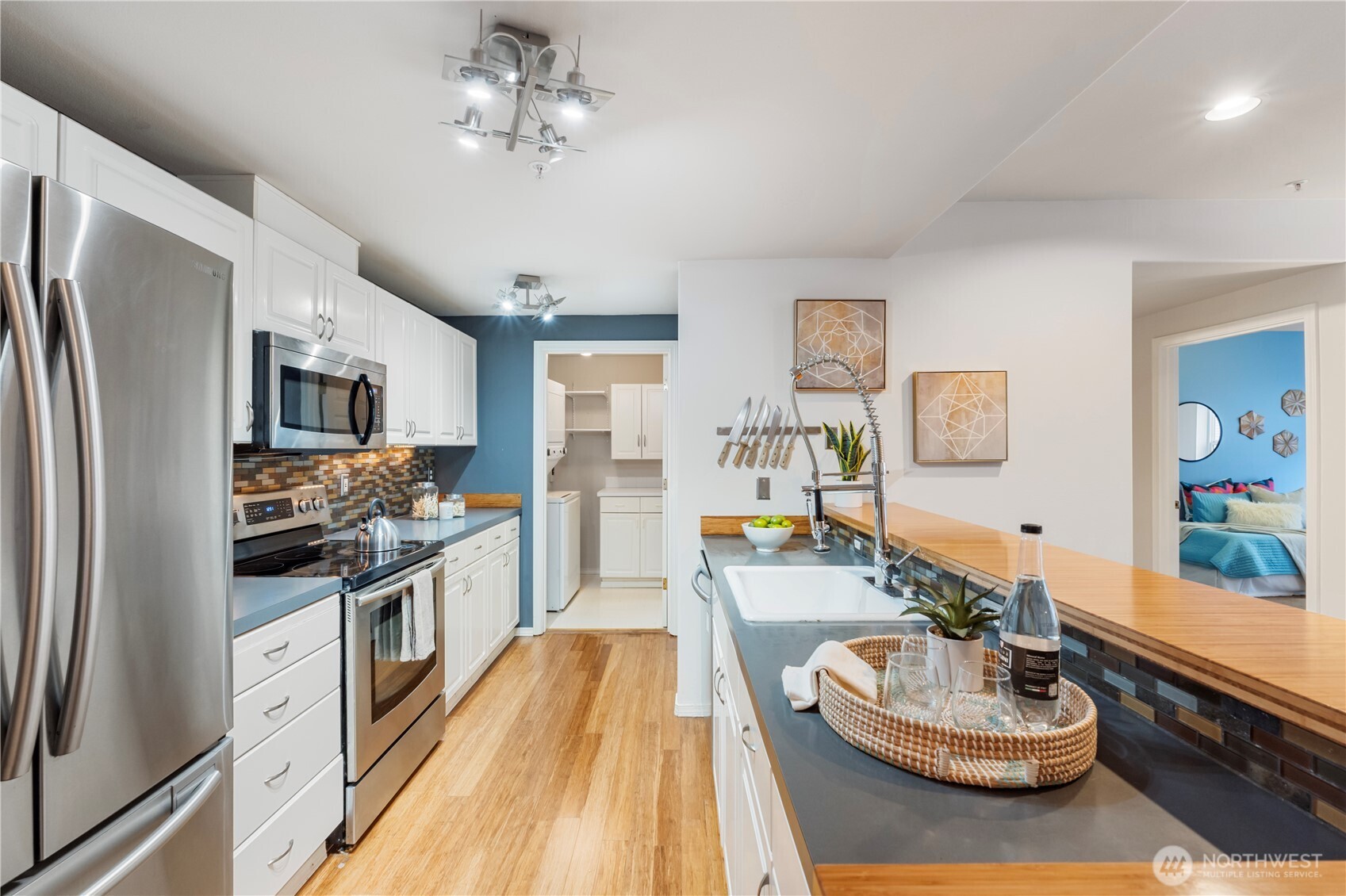 3221 Southwest Avalon Way, Unit 413 Seattle, WA 98126 - Photo 5 of 31