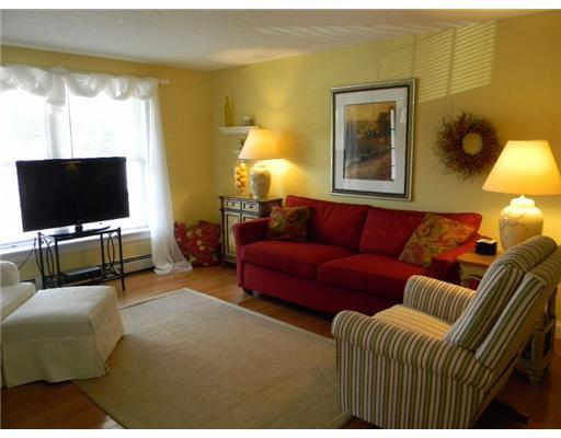 61 Ocean Park Road, Unit 4 Saco, ME 04072 - Photo 5 of 12 Living Room.