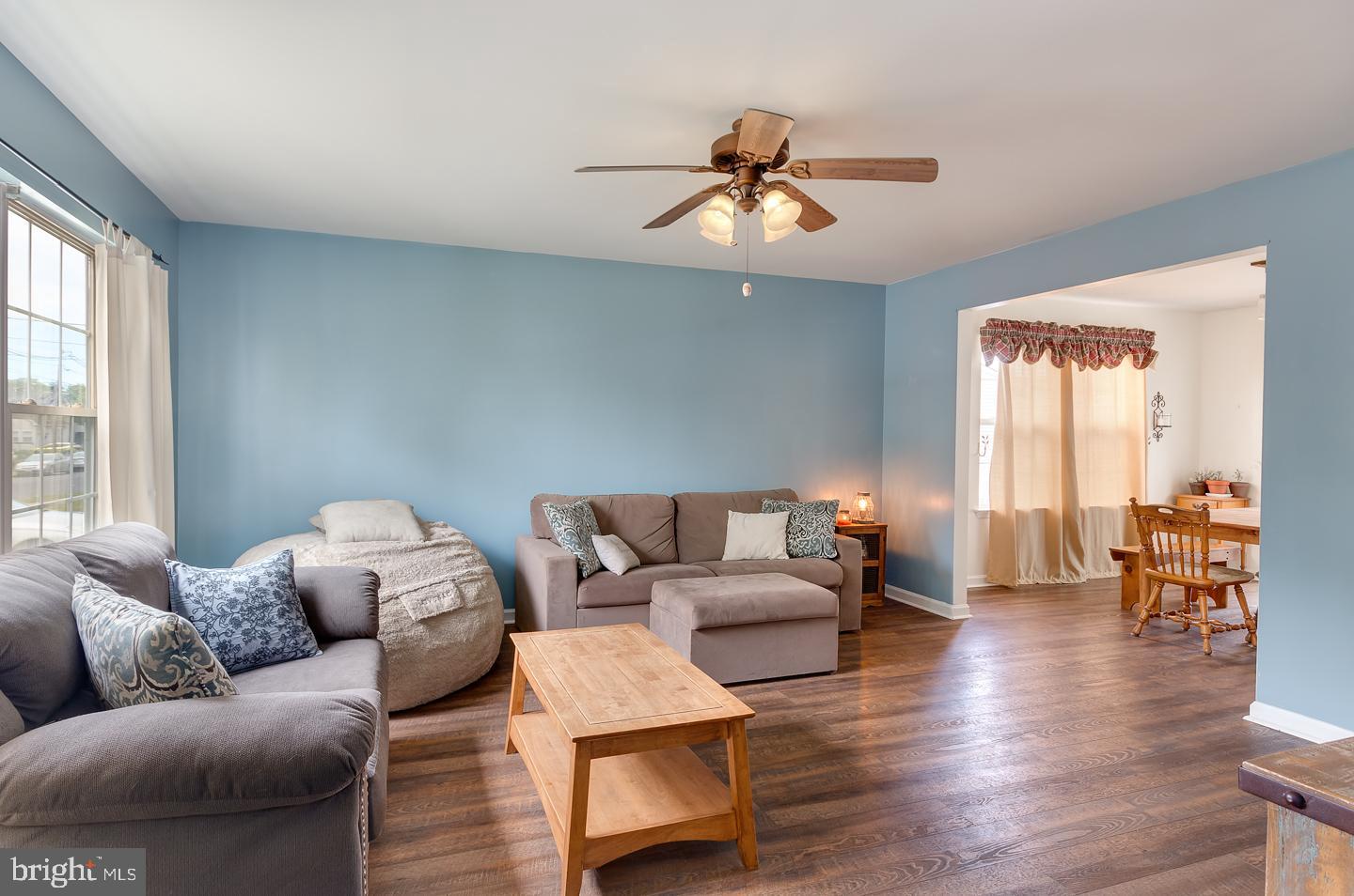 5 Lejune Road Cinnaminson, NJ 08077 - Photo 5 of 24 Living Room