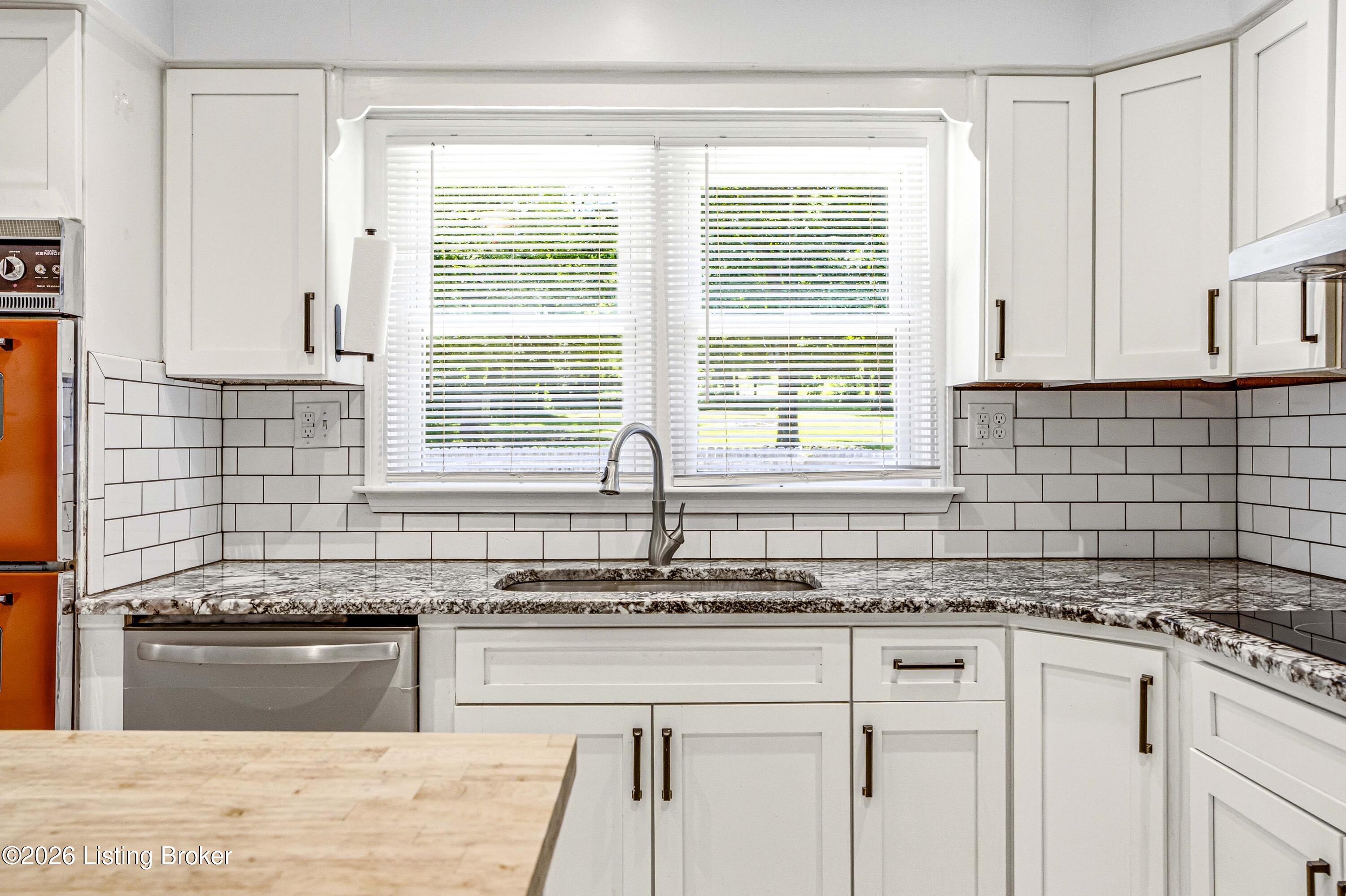 745 Brooks Schoolhouse Road Brooks, KY 40109 - Photo 17 of 53 36_Kitchen-Sink-Backsplash