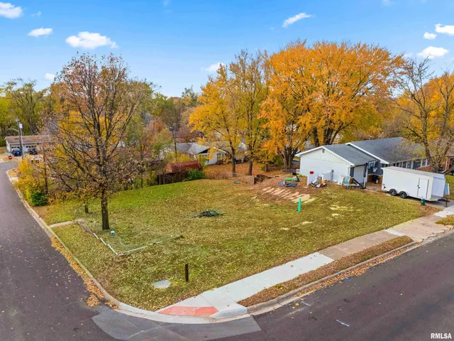 $13,500 | 301 Parkway Lane, Pekin, IL 61554