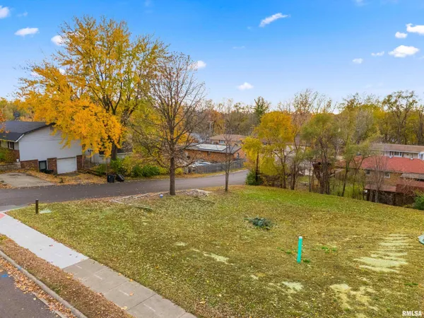 $13,500 | 301 Parkway Lane, Pekin, IL 61554