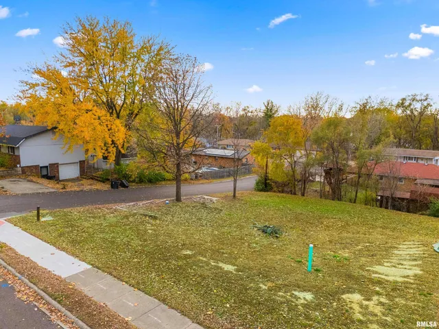 $13,500 | 301 Parkway Lane, Pekin, IL 61554