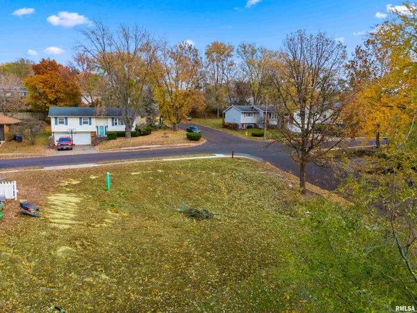 $13,500 | 301 Parkway Lane, Pekin, IL 61554