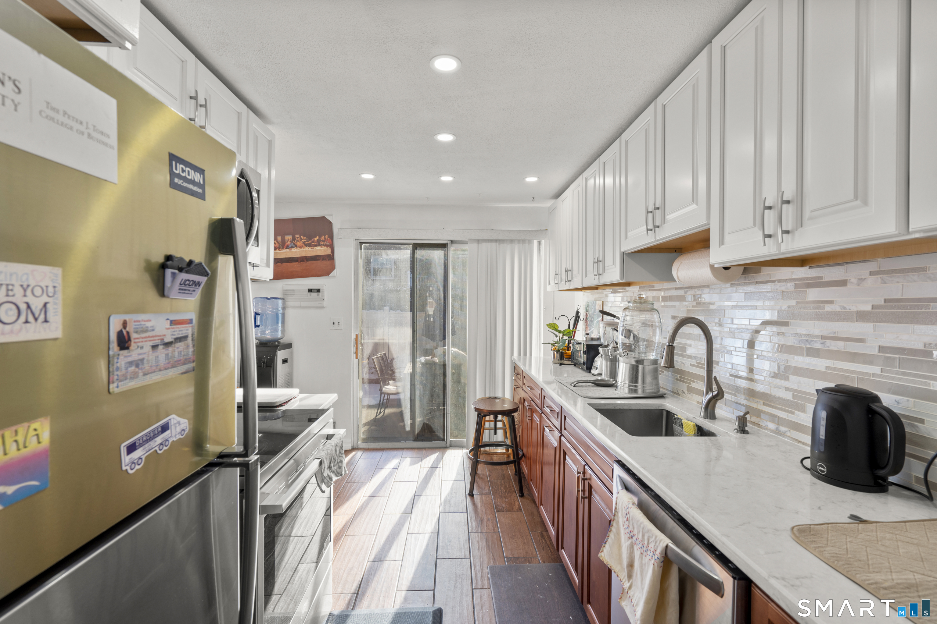 7 Barnstable Lane Stamford, CT 06907 - Photo 6 of 36