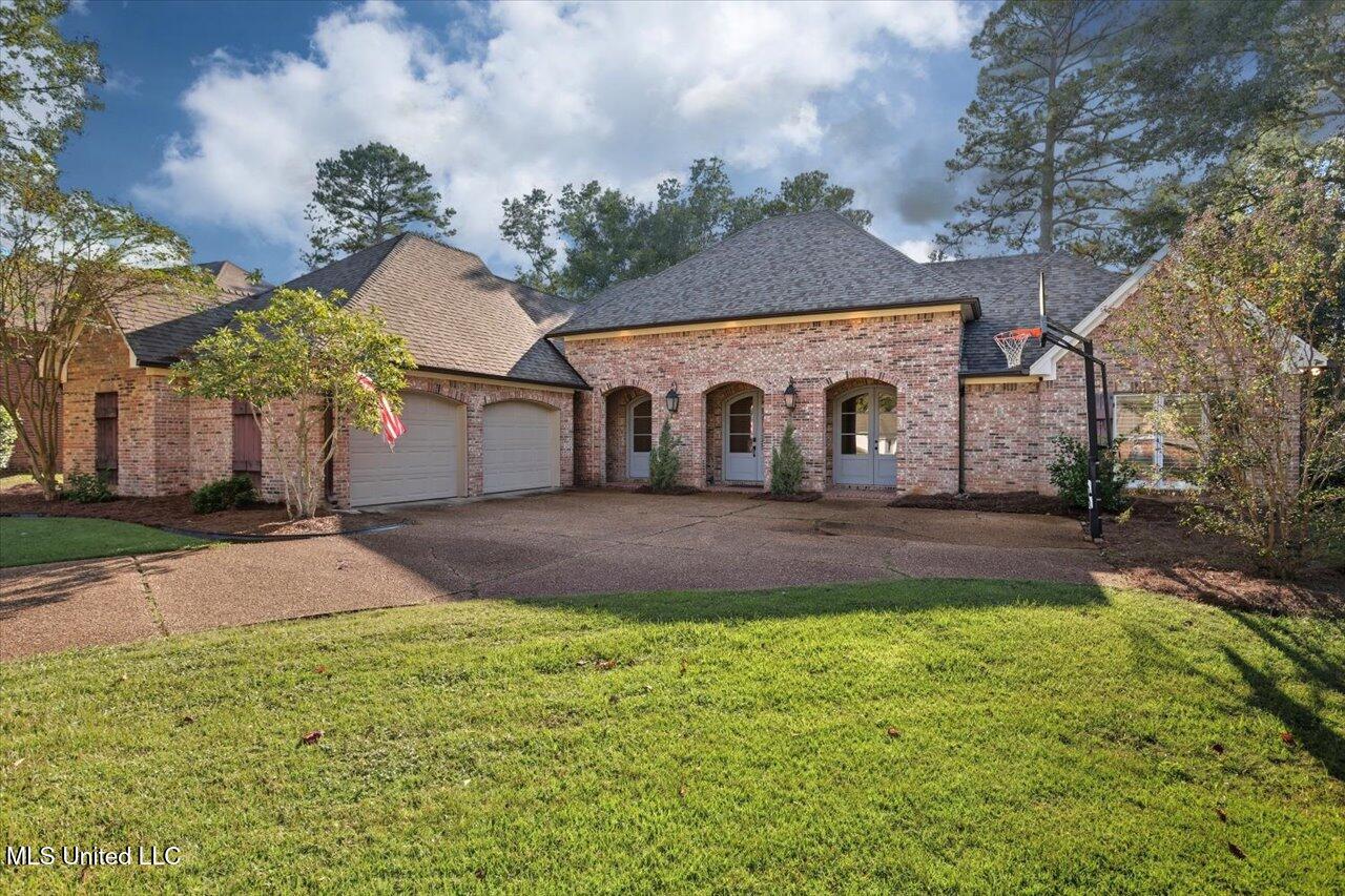 802 Champion View Canton, MS 39046 - Photo 2 of 34 02-802 champion view _ Home Tours MS